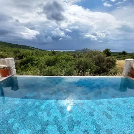 Mediterranea Seaview Tatil Evi